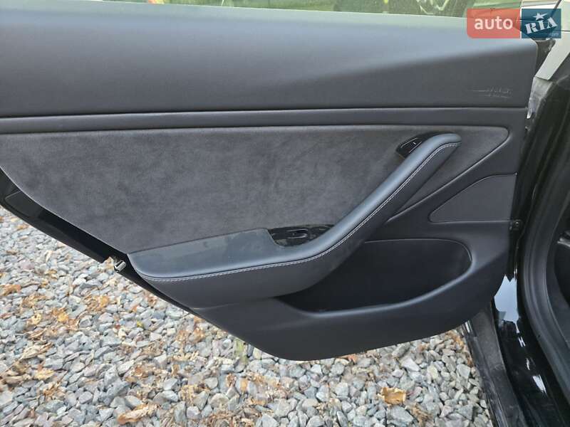 Седан Tesla Model 3 2018 в Львове фото 30 Седан Tesla Model 3 2018 в Львове