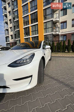 Седан Tesla Model 3 2019 в Буче