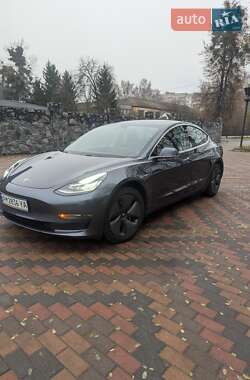 Седан Tesla Model 3 2019 в Звягелі
