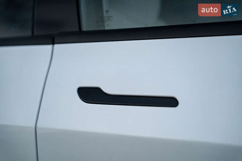 Седан Tesla Model 3 2023 в Чернівцях фото 18 Седан Tesla Model 3 2023 в Чернівцях