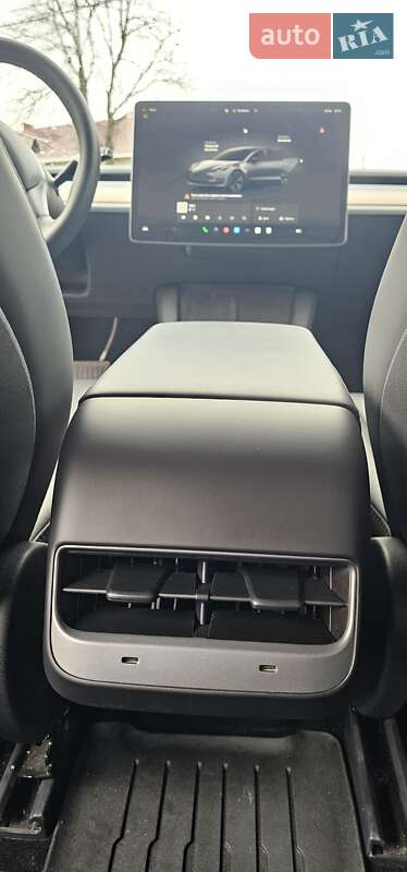Седан Tesla Model 3 2023 в Львове фото 46 Седан Tesla Model 3 2023 в Львове