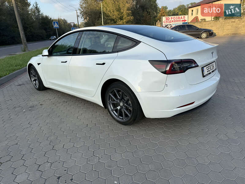 Седан Tesla Model 3 2022 в Луцьку