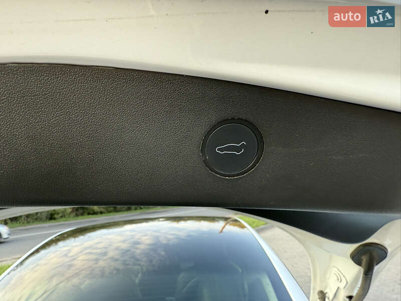 Седан Tesla Model 3 2022 в Луцьку