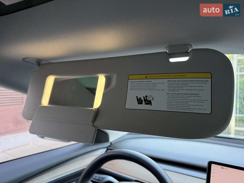 Седан Tesla Model 3 2022 в Луцьку