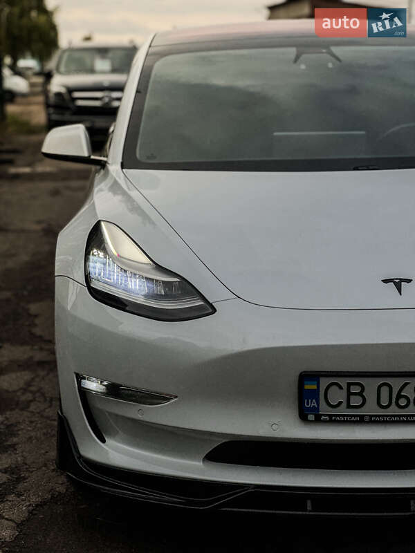 Седан Tesla Model 3 2018 в Чернігові фото 21 Седан Tesla Model 3 2018 в Чернігові