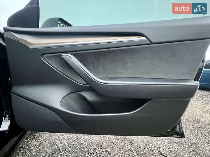 Седан Tesla Model 3 2022 в Киеве фото 30 Седан Tesla Model 3 2022 в Киеве