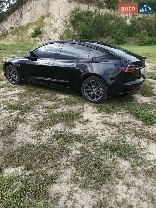 Седан Tesla Model 3 2021 в Борисполі