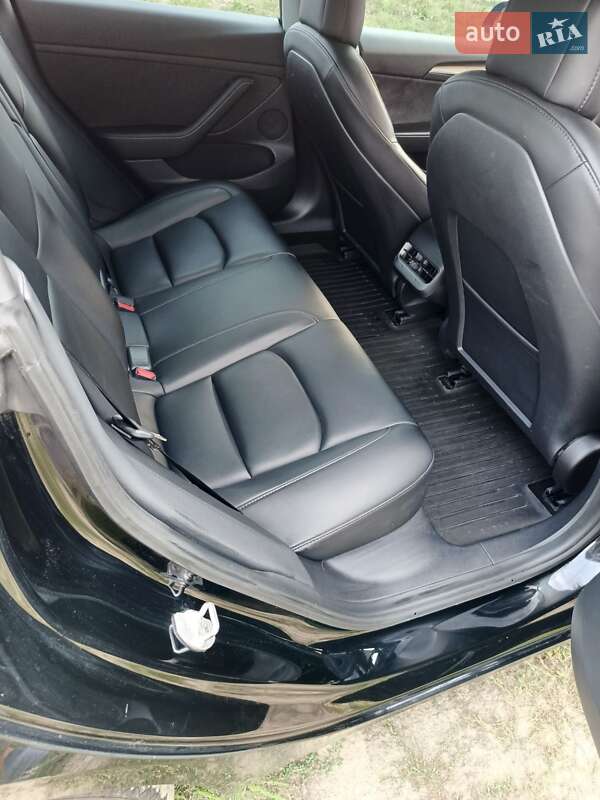 Седан Tesla Model 3 2021 в Борисполі