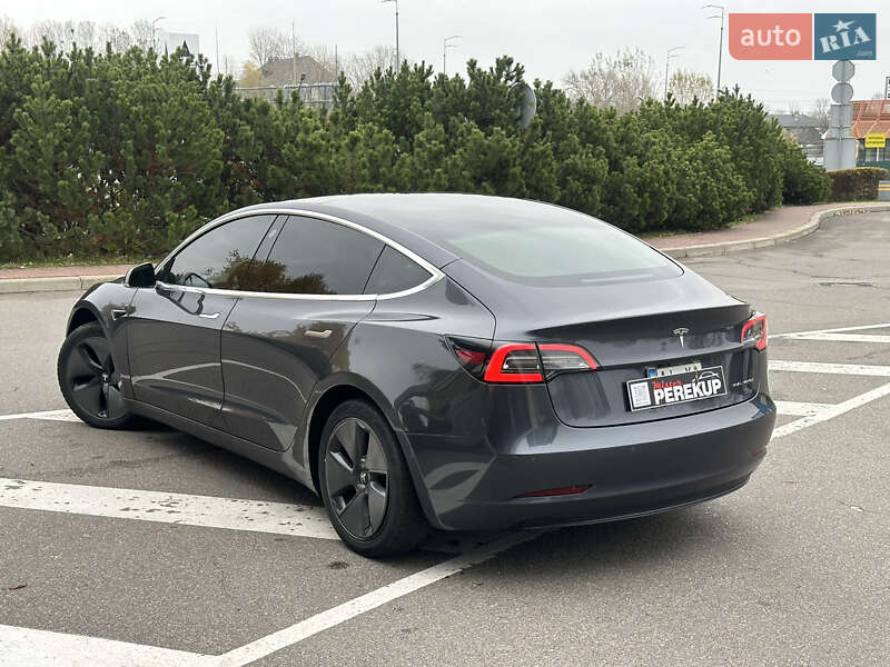 Седан Tesla Model 3 2018 в Киеве