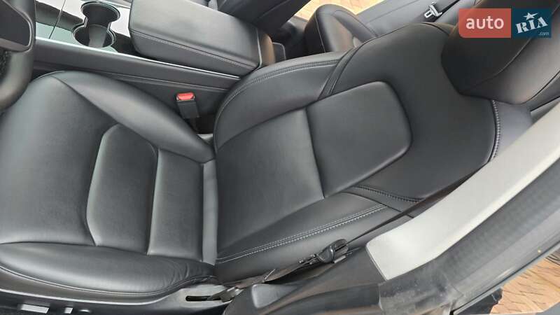 Седан Tesla Model 3 2018 в Запоріжжі