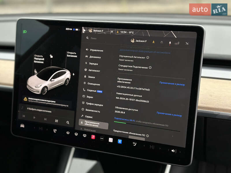 Седан Tesla Model 3 2018 в Ровно