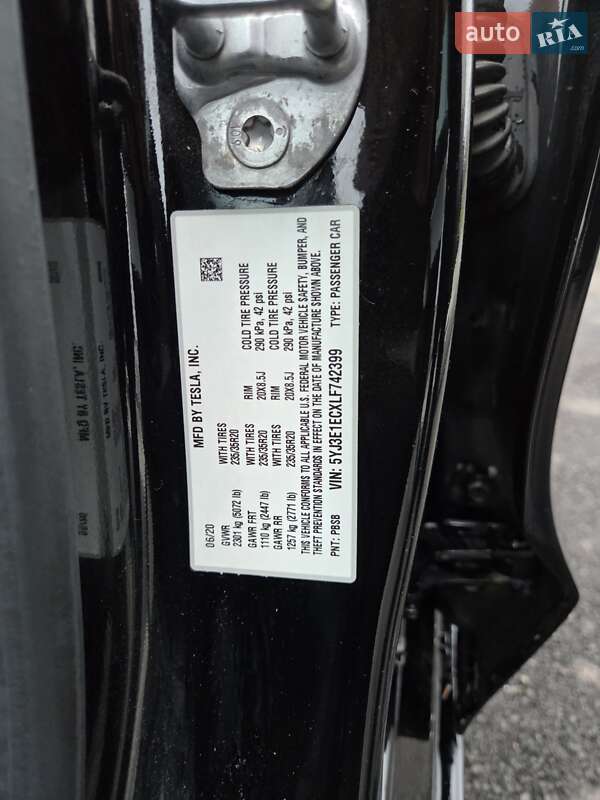 Седан Tesla Model 3 2020 в Києві