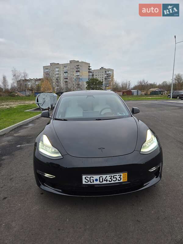 Седан Tesla Model 3 2020 в Києві