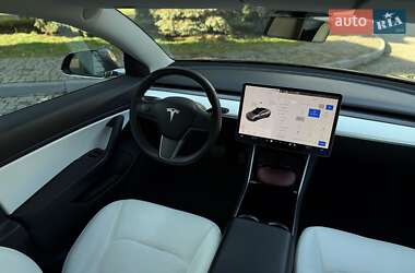 Седан Tesla Model 3 2019 в Ивано-Франковске