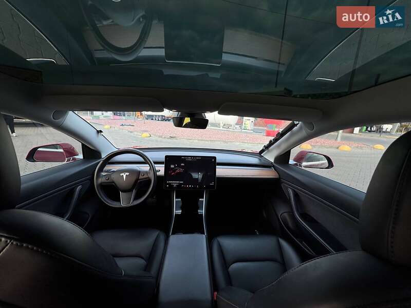 Седан Tesla Model 3 2018 в Луцьку