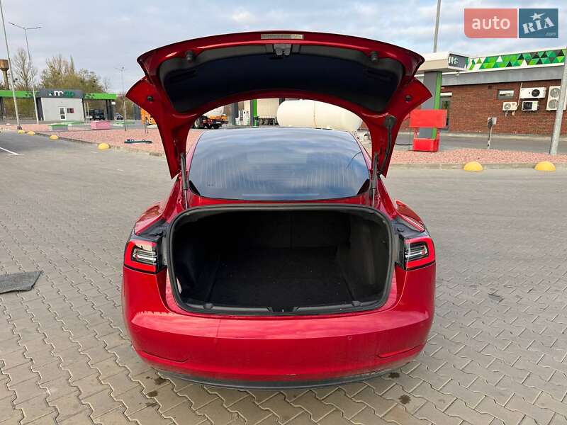 Седан Tesla Model 3 2018 в Луцьку