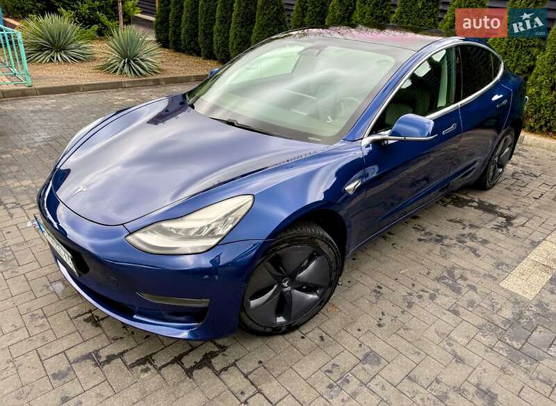 Седан Tesla Model 3 2019 в Білгороді-Дністровському