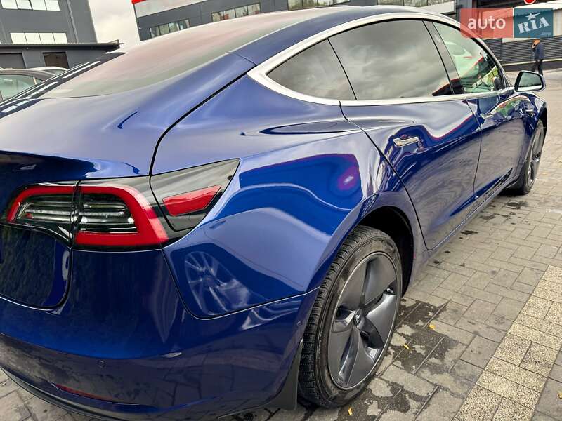 Седан Tesla Model 3 2019 в Білгороді-Дністровському