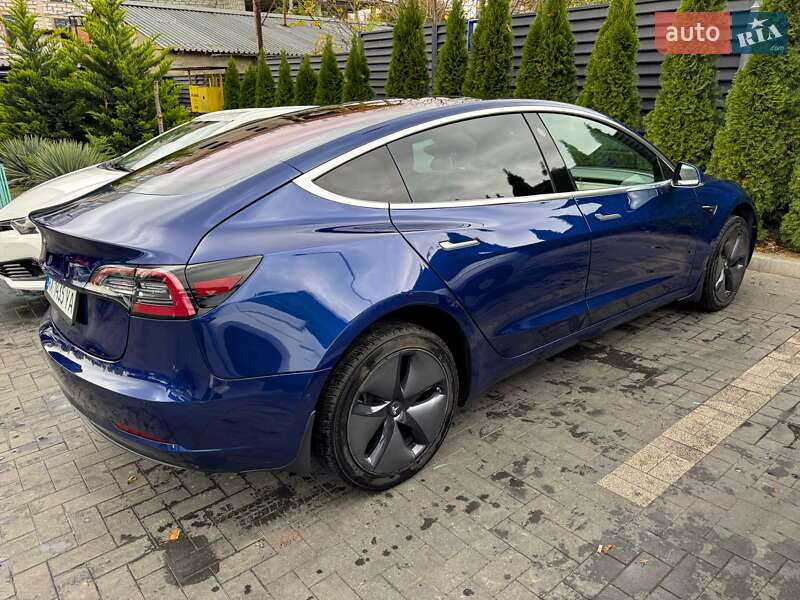 Седан Tesla Model 3 2019 в Білгороді-Дністровському