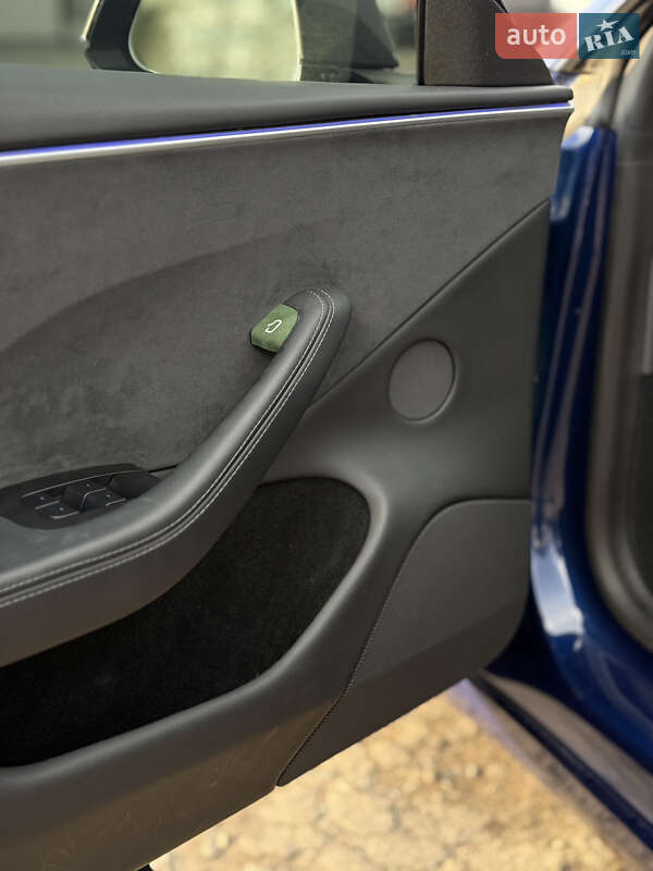 Седан Tesla Model 3 2024 в Луцке фото 42 Седан Tesla Model 3 2024 в Луцке