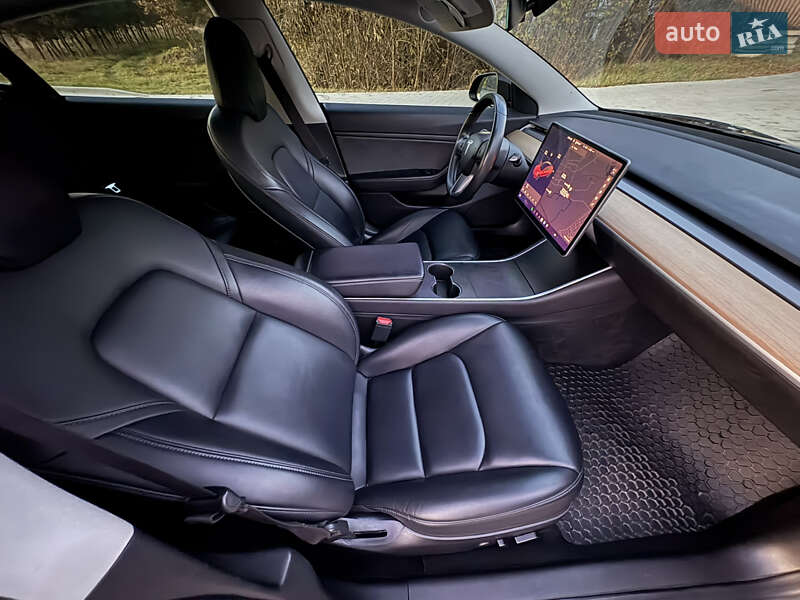 Седан Tesla Model 3 2019 в Львові фото 23 Седан Tesla Model 3 2019 в Львові