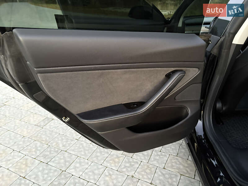 Седан Tesla Model 3 2019 в Львові фото 28 Седан Tesla Model 3 2019 в Львові