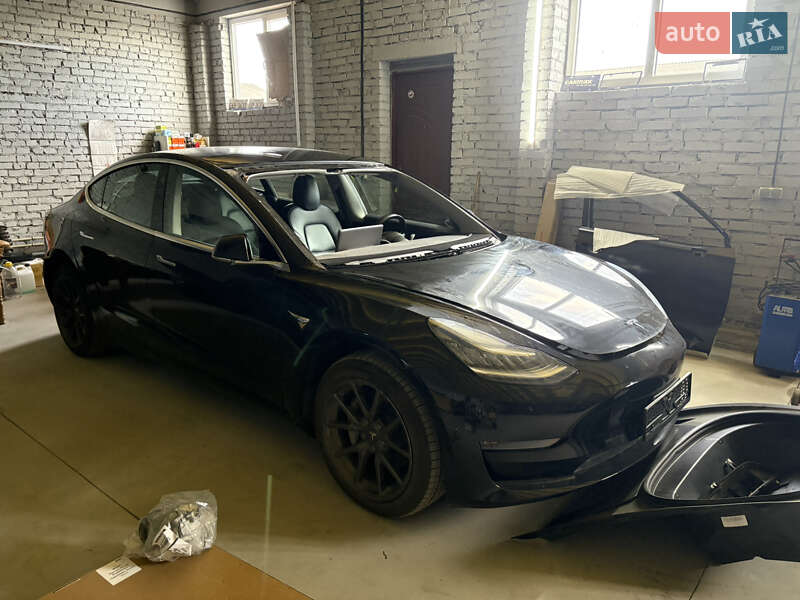 Седан Tesla Model 3 2019 в Львові фото 45 Седан Tesla Model 3 2019 в Львові
