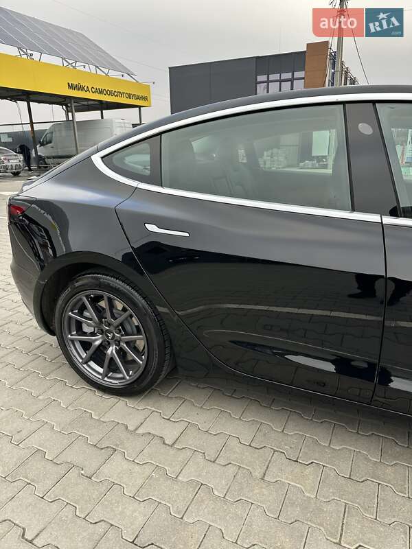 Седан Tesla Model 3 2019 в Луцьку фото 6 Седан Tesla Model 3 2019 в Луцьку