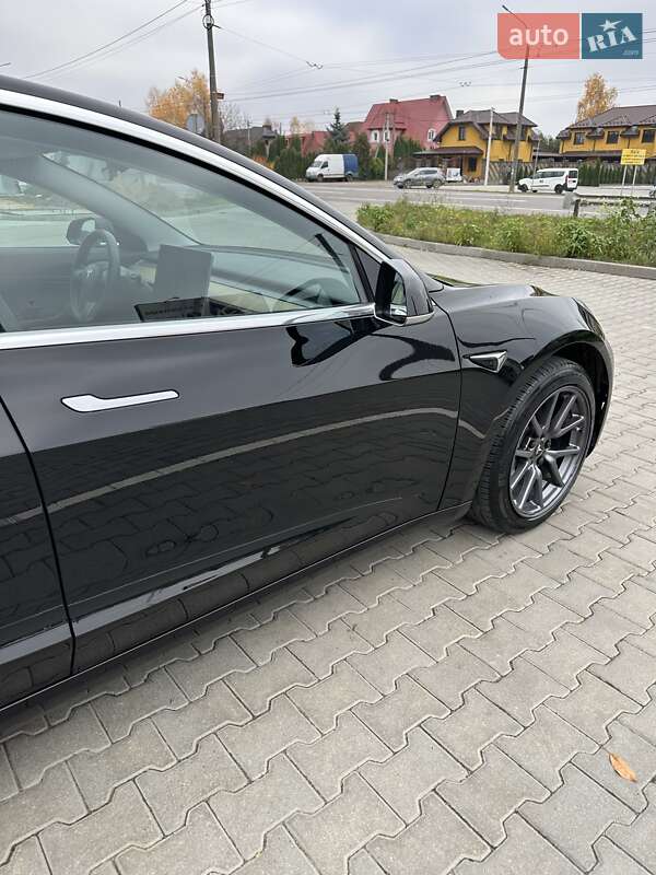 Седан Tesla Model 3 2019 в Луцьку фото 5 Седан Tesla Model 3 2019 в Луцьку