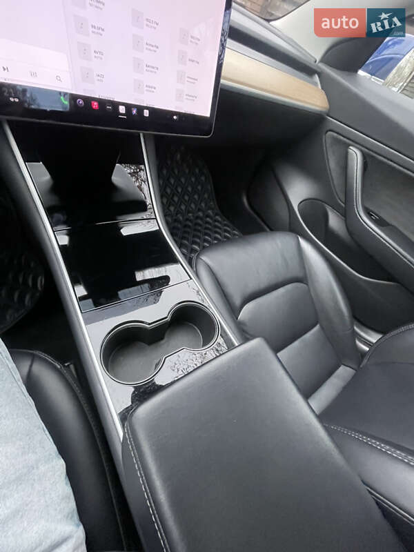 Седан Tesla Model 3 2019 в Киеве фото 25 Седан Tesla Model 3 2019 в Киеве