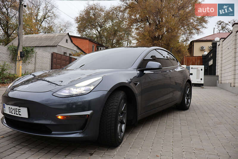 Седан Tesla Model 3 2021 в Дніпрі