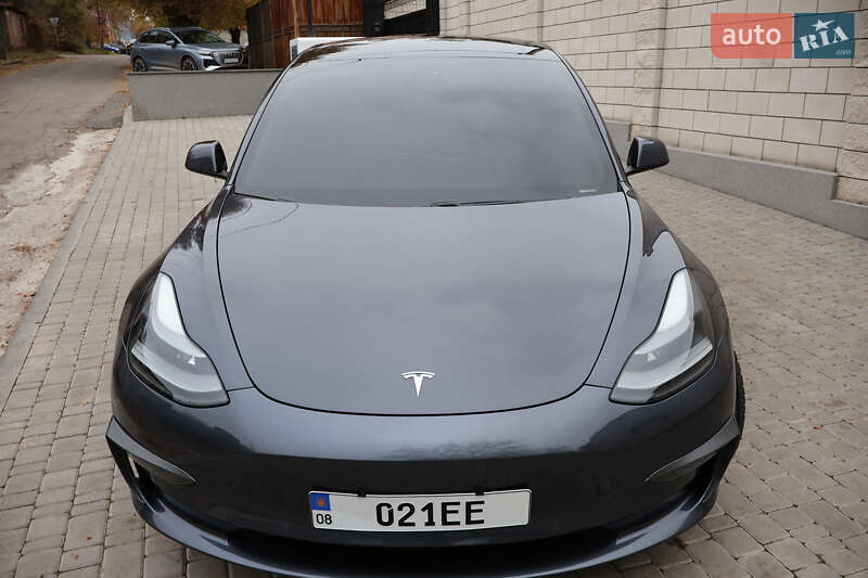 Седан Tesla Model 3 2021 в Дніпрі