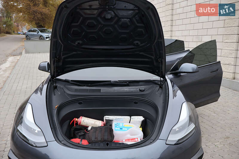 Седан Tesla Model 3 2021 в Дніпрі