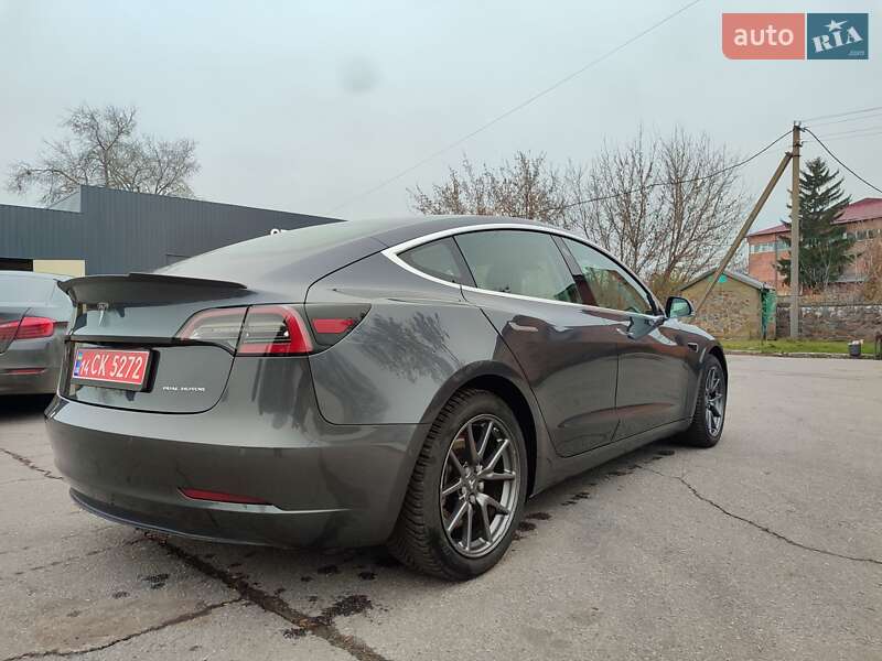 Седан Tesla Model 3 2018 в Сквире