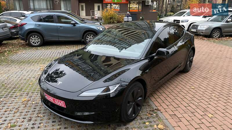 Седан Tesla Model 3 2024 в Києві