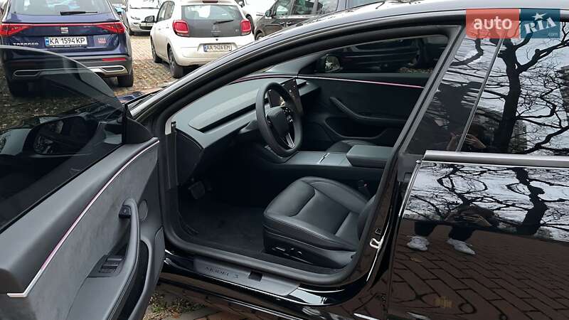 Седан Tesla Model 3 2024 в Києві