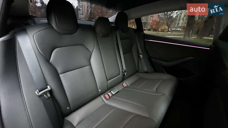 Седан Tesla Model 3 2024 в Києві