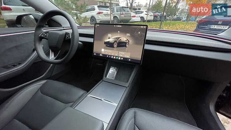 Седан Tesla Model 3 2024 в Києві