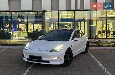 Седан Tesla Model 3 2019 в Одесі