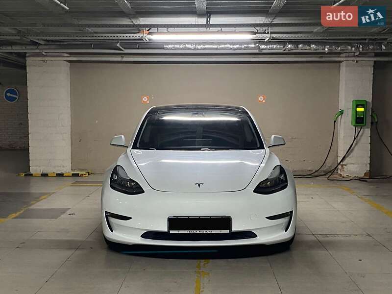 Седан Tesla Model 3 2019 в Одесі