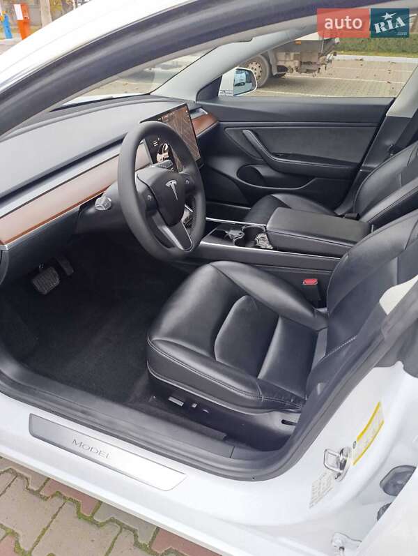 Седан Tesla Model 3 2019 в Одесі