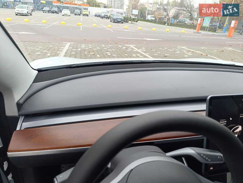 Седан Tesla Model 3 2019 в Одесі