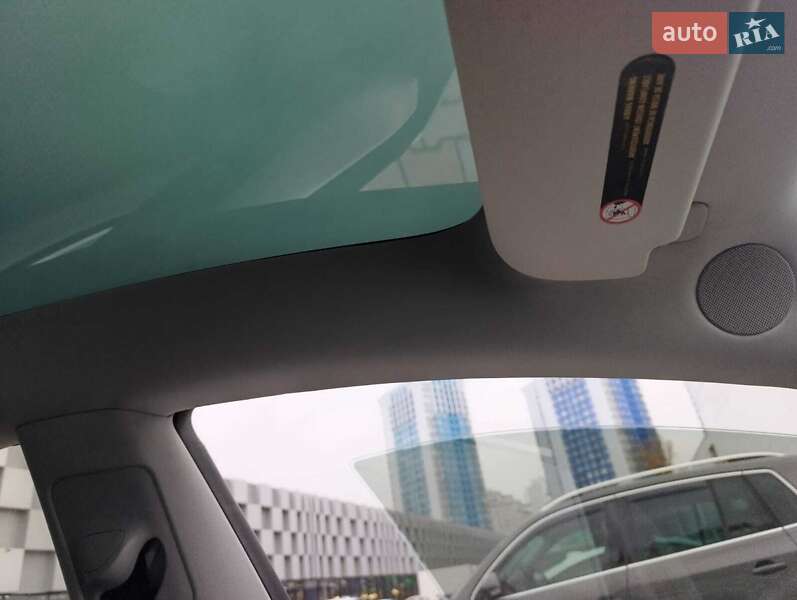 Седан Tesla Model 3 2019 в Одесі