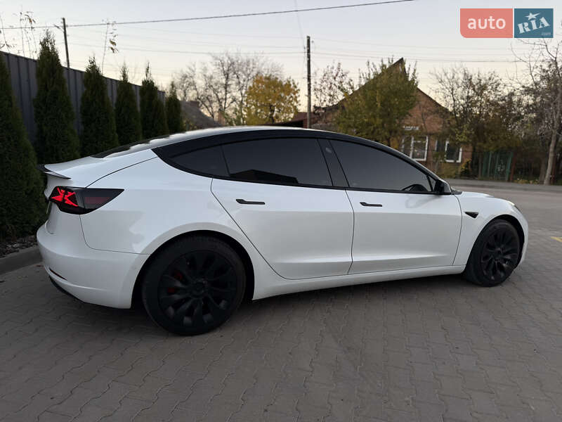 Седан Tesla Model 3 2022 в Вінниці