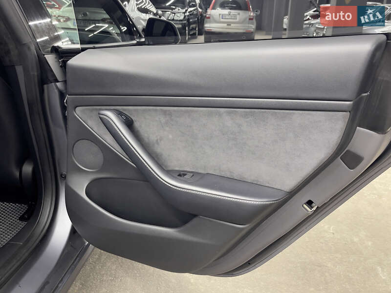 Седан Tesla Model 3 2022 в Харькове