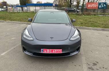 Седан Tesla Model 3 2023 в Киеве