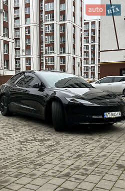 Седан Tesla Model 3 2024 в Ивано-Франковске