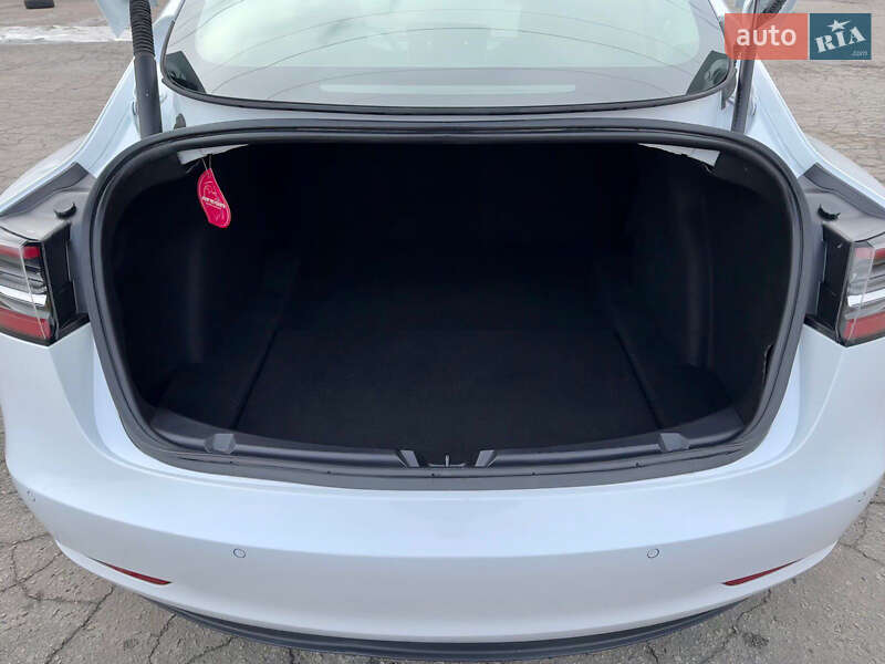 Седан Tesla Model 3 2023 в Івано-Франківську фото 7 Седан Tesla Model 3 2023 в Івано-Франківську