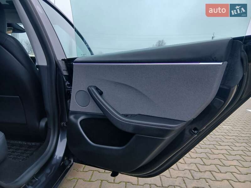 Седан Tesla Model 3 2024 в Калиновке