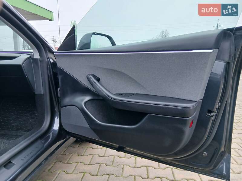 Седан Tesla Model 3 2024 в Калиновке